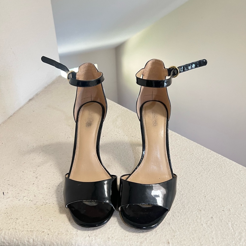 MICHAEL KORS black patent leather Lena Ankle Strap Heel Sandals shoes size 8 M - Picture 5 of 10